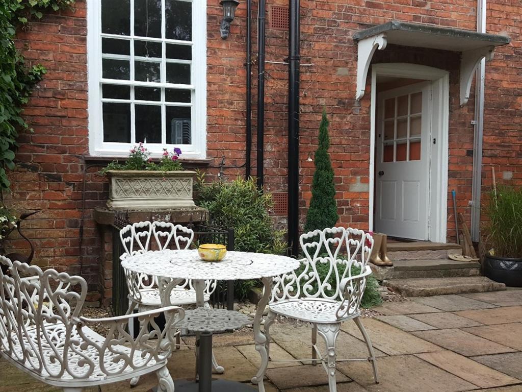 Hotel The Red House Grantham Exterior foto