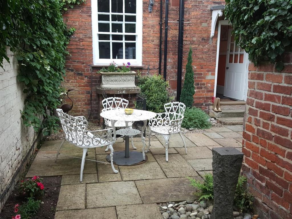 Hotel The Red House Grantham Exterior foto